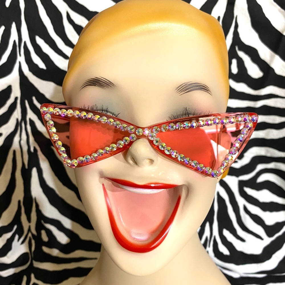 Killer cool Peachy New Wave AB rhinestone sunnies